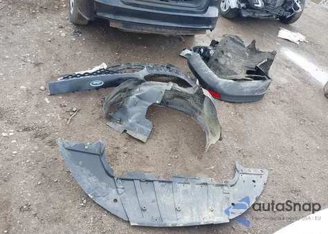 2016 Ford Focus S z USA, uszkodzony, nr VIN 1FADP3E23GL314555